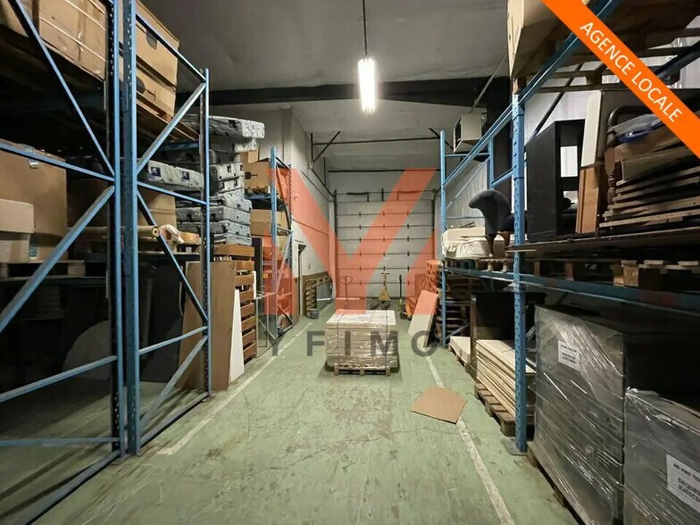 Local d'activités dans Les Mureaux à vendre - Photo de l’immeuble – Image 3 sur 7