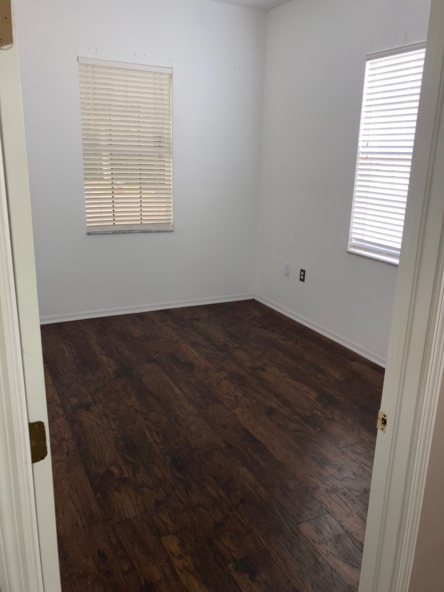 13115 Linebaugh Ave, Tampa, FL à louer Photo de l’immeuble– Image 1 sur 3