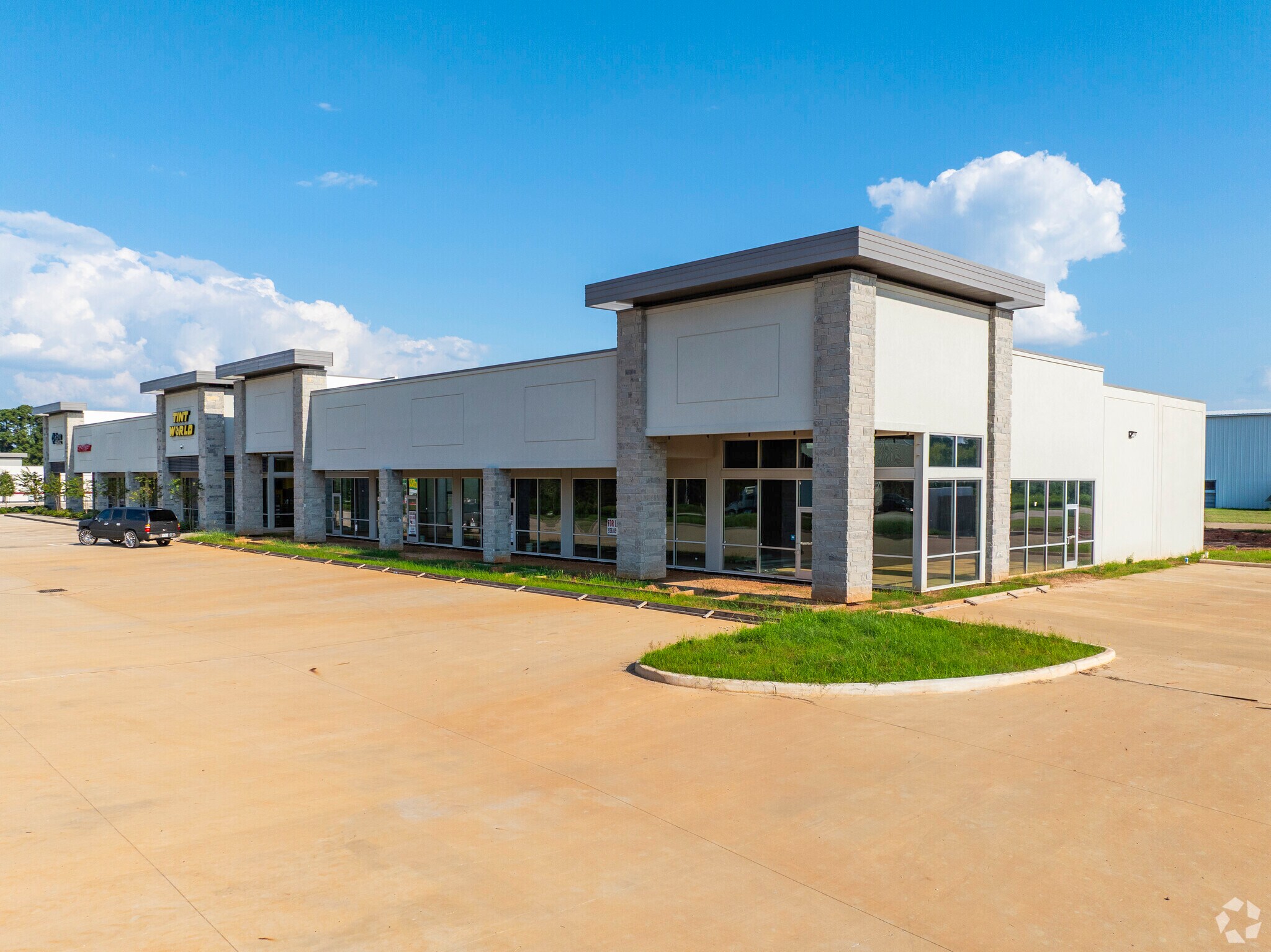 680 N FM 3083 Rd W, Conroe, TX à louer Photo de l’immeuble– Image 1 sur 12