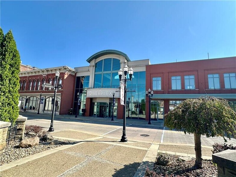 210 E Washington St, New Castle, PA à louer - Photo de l’immeuble – Image 3 sur 13