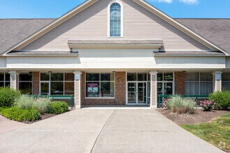 228 S Main St, Newtown, CT à louer Photo de l’immeuble– Image 2 sur 4