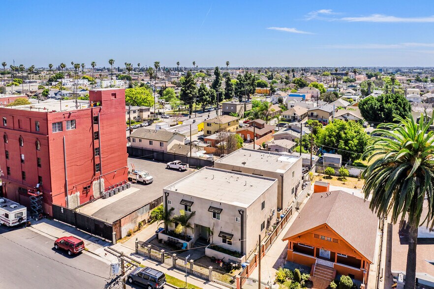 8 Units in South LA portefeuille de 3 biens à vendre sur LoopNet.fr - Photo de l’immeuble – Image 2 sur 5