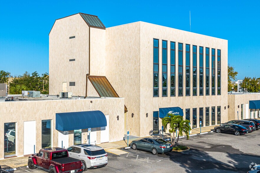 142 SW Avenue C, Winter Haven, FL à louer - Photo de l’immeuble – Image 2 sur 7