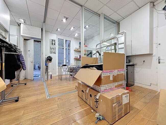 Plus de détails pour Rue La Boétie, Paris - Bureau/Local commercial à louer