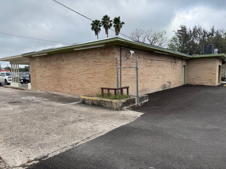 764 Boca Chica Blvd, Brownsville, TX à louer - Photo de l’immeuble – Image 2 sur 5
