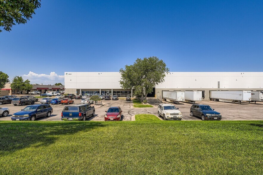 5501 Peoria St, Denver, CO à louer - Photo de l’immeuble – Image 1 sur 4