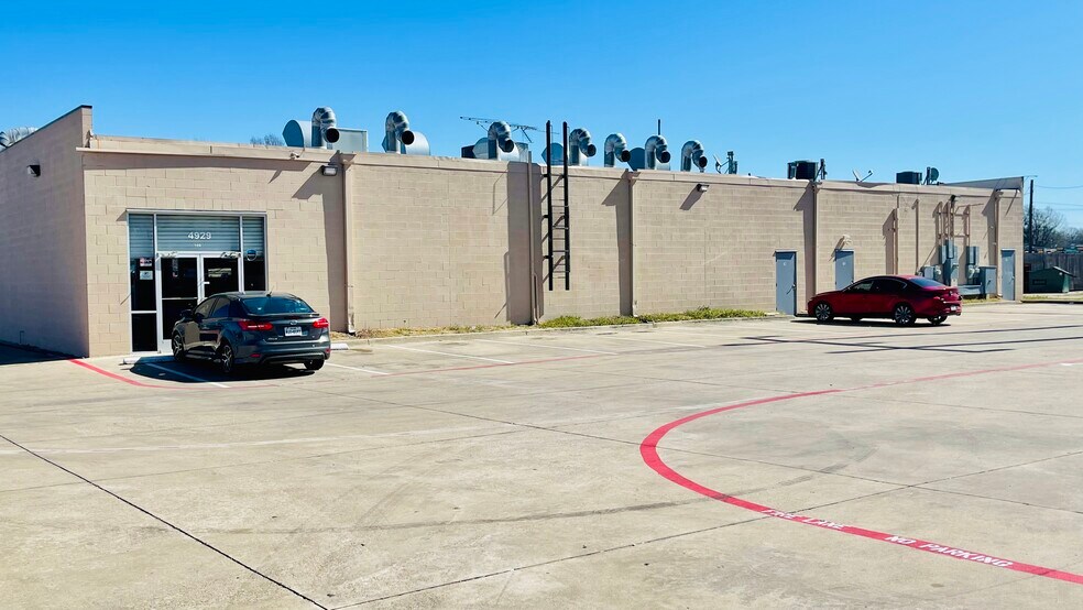 4929 Gus Thomasson Rd, Mesquite, TX à vendre - Photo de l’immeuble – Image 3 sur 3