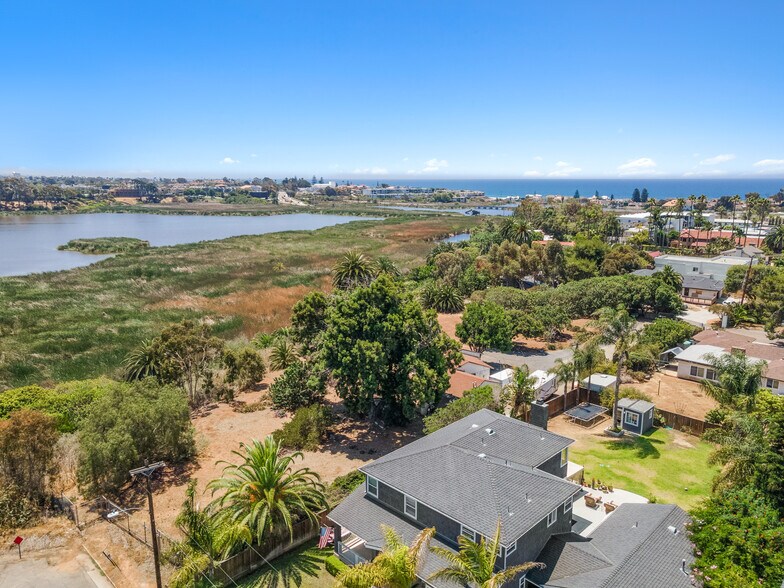 2102 S Nevada St, Oceanside, CA à vendre - Photo de l’immeuble – Image 2 sur 7