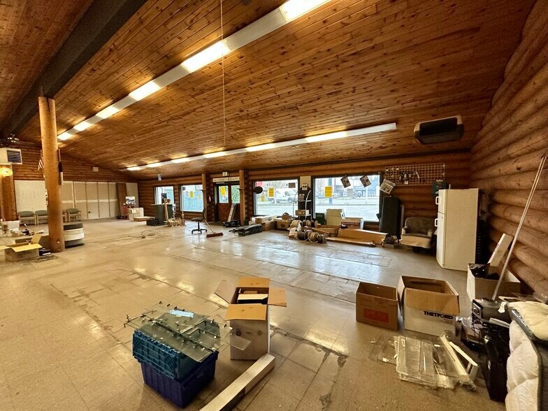 16610 Aurora Ave N, Shoreline, WA à vendre - Photo intérieure – Image 3 sur 11