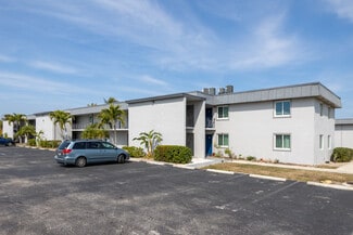 Plus de détails pour 8372 Beacon Blvd, Fort Myers, FL - Logement à vendre