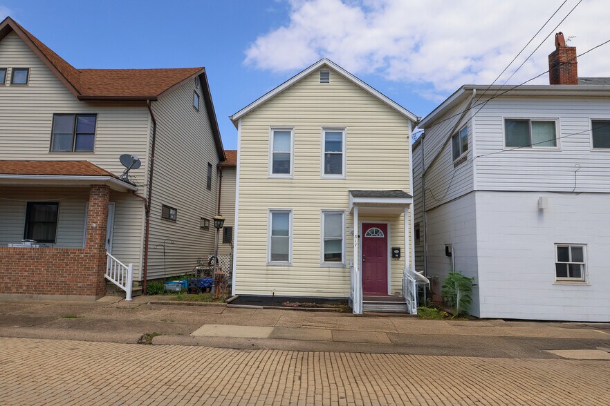 317 7th St, Ford City, PA à vendre - Photo principale – Image 1 sur 1