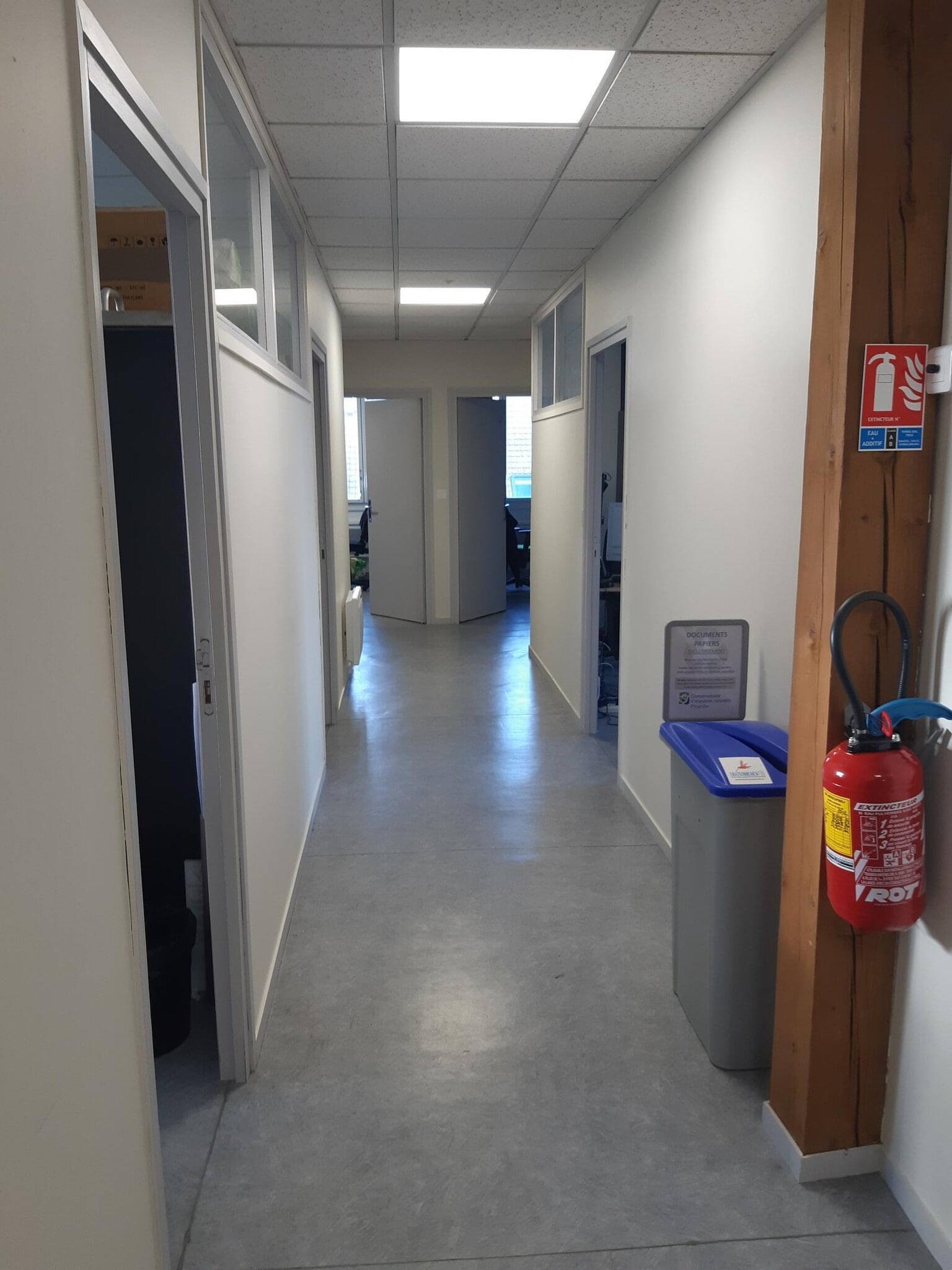 Bureau dans Dury à louer Photo de l’immeuble– Image 1 sur 7