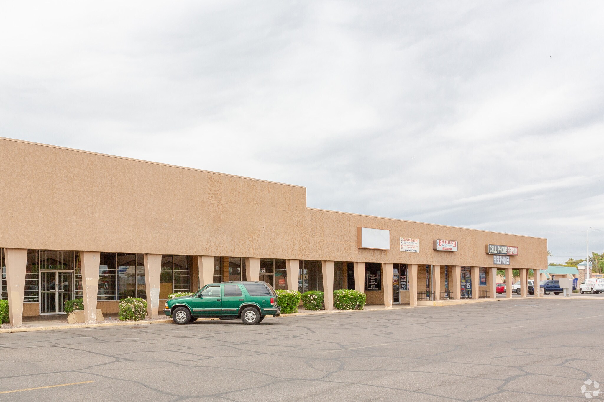 3506-3552 N 35th Ave, Phoenix, AZ à louer Photo principale– Image 1 sur 9