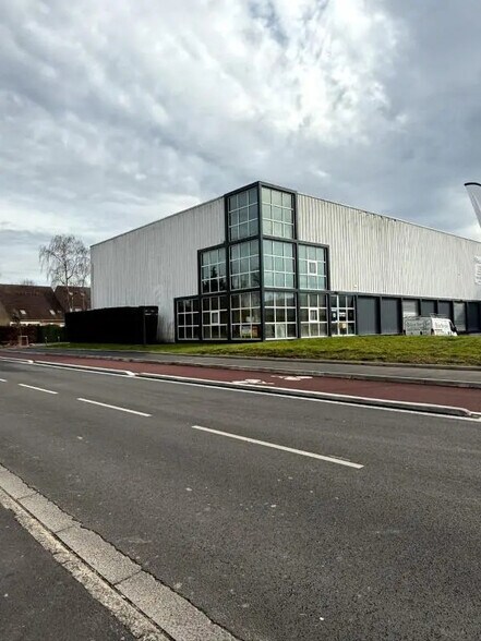 Local d’activités dans VILLENEUVE-D'ASCQ à louer - Photo de l’immeuble – Image 1 sur 6