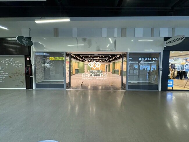 Plus de détails pour 2 Avenue Des Pyrénées, Villenave-d'Ornon - Local commercial à louer