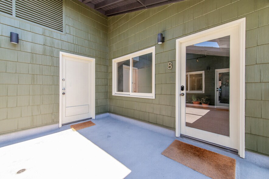 2482 Newport Blvd, Costa Mesa, CA à louer - Photo de l’immeuble – Image 3 sur 27