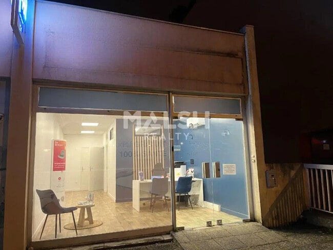 Plus de détails pour Local commercial à louer