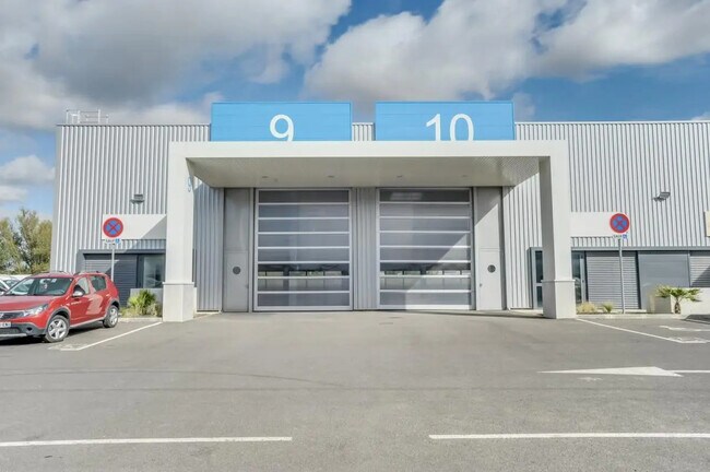 Plus de détails pour Local d'activités à louer