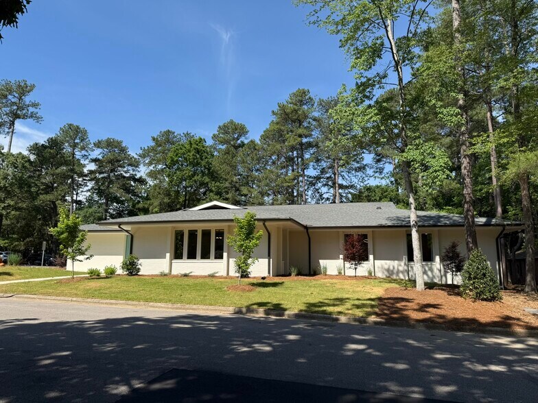 4905 Professional Ct, Raleigh, NC à louer - Photo de l’immeuble – Image 2 sur 14