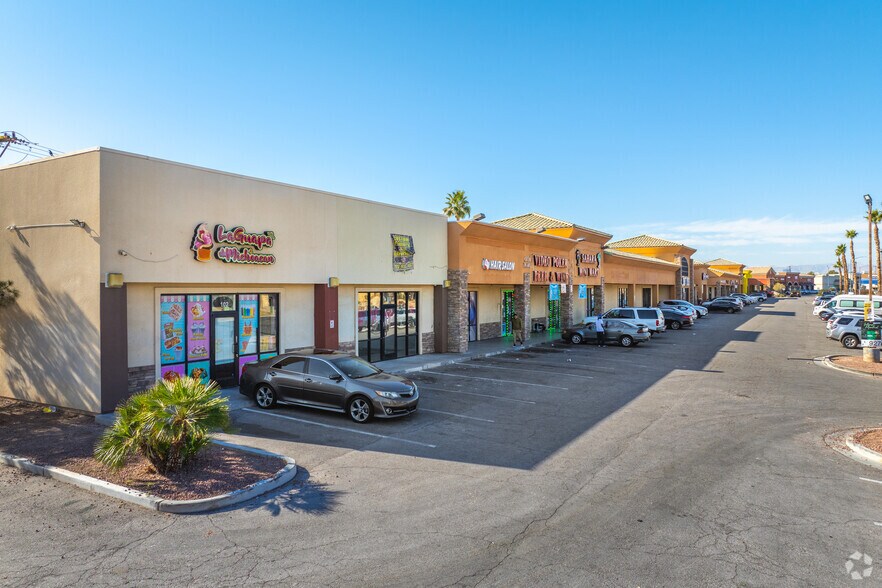 5105 E Sahara Ave, Las Vegas, NV à louer - Photo de l’immeuble – Image 3 sur 6