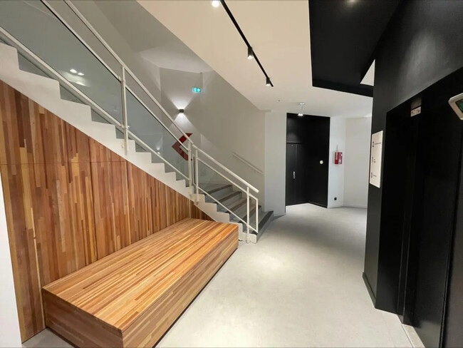 Plus de détails pour Bureau, Local d'activités à louer