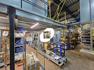 Plus de détails pour Bureau, Industriel/Logistique à louer