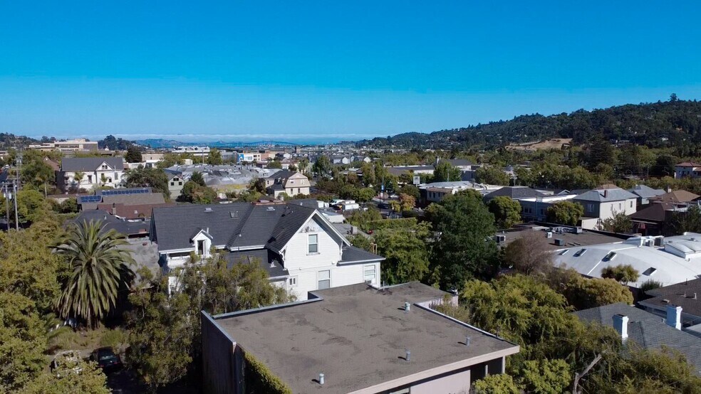 1615 5th Ave, San Rafael, CA à vendre - Vidéo sur l’annonce professionnelle – Image 2 sur 7