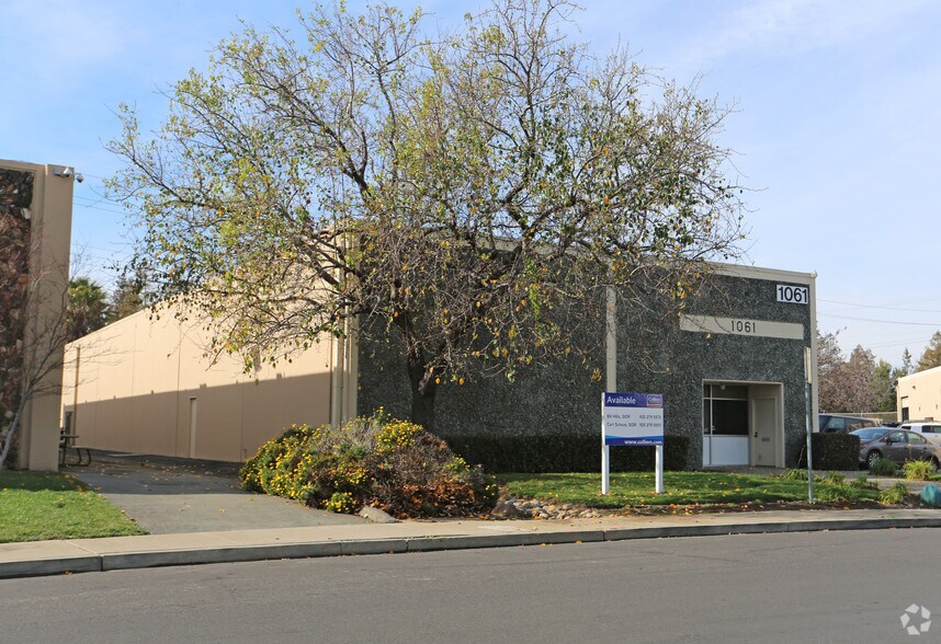 1061 Shary Cir, Concord, CA à louer - Photo de l’immeuble – Image 3 sur 3