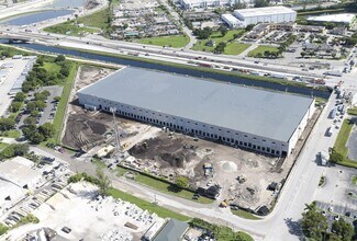 Plus de détails pour 10900 NW 128th Street, Medley, FL - Industriel/Logistique à louer