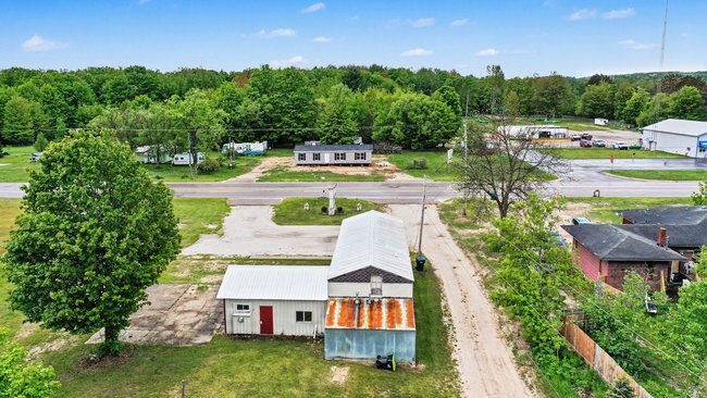 2601 Benzie Hwy, Benzonia, MI à vendre Photo de l’immeuble– Image 1 sur 8