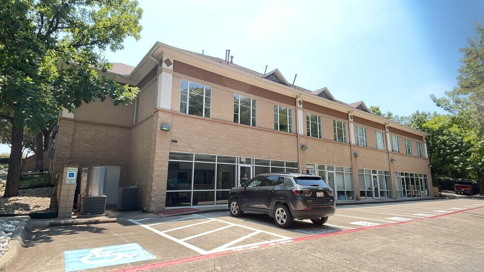 1650 W Northwest Hwy, Grapevine, TX à louer - Photo de l’immeuble – Image 3 sur 5
