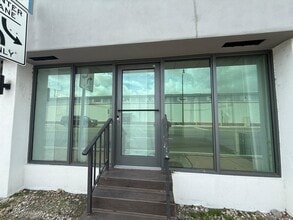 801 Monterey St, Coral Gables, FL à louer Photo intérieure– Image 1 sur 23