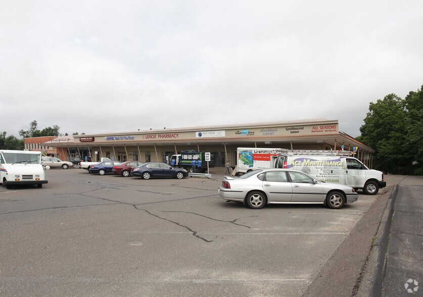 283-307 E Center St, Manchester, CT à louer - Photo de l’immeuble – Image 2 sur 5