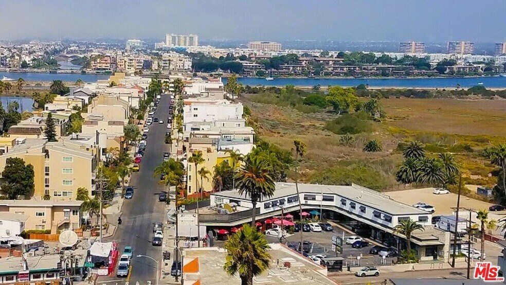 6515 Vista del Mar, Playa Del Rey, CA à vendre - Photo principale – Image 1 sur 46