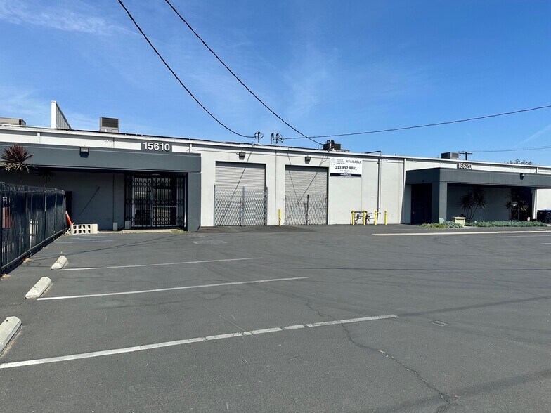 15610-15630 S Figueroa St, Gardena, CA à louer - Photo de l’immeuble – Image 2 sur 26