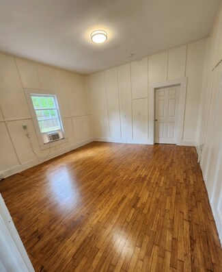 Plus de détails pour 404 E Elm St, Rockmart, GA - Bureau à louer