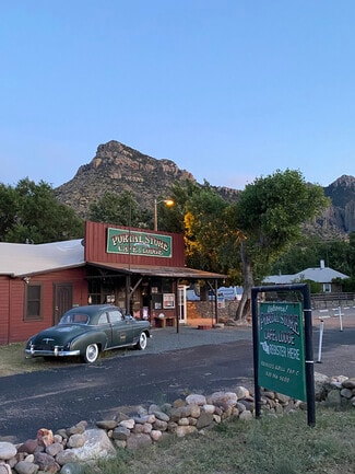 Plus de détails pour Portal Peak Lodge, Store & Cafe 2.8acres – à vendre