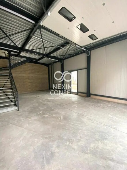 35 Rue Jean Lolive, Bagnolet à louer - Photo de l’immeuble – Image 3 sur 12