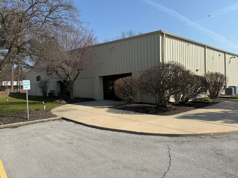 4260 Ralph Jones Dr, South Bend, IN à louer - Photo de l’immeuble – Image 2 sur 13