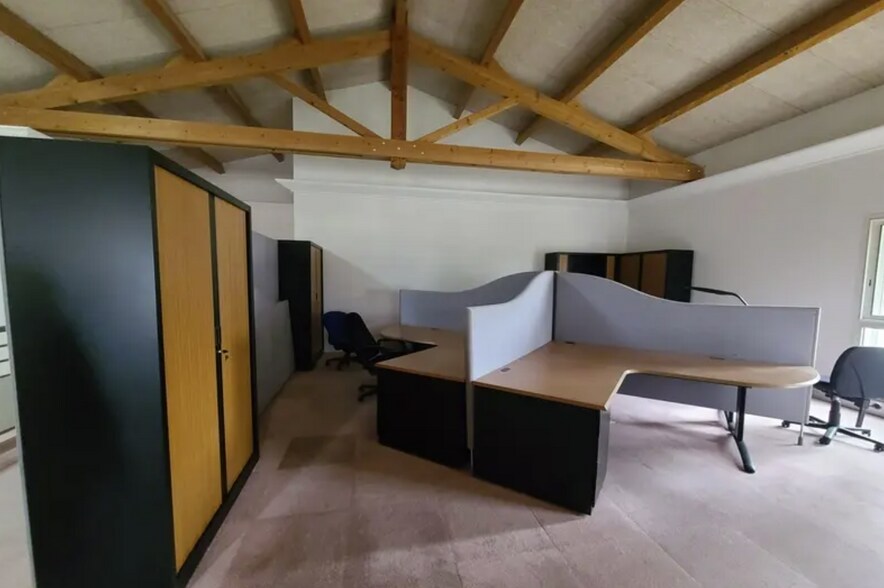 Bureau dans Nézignan-l'Évêque à vendre - Photo intérieure – Image 2 sur 10