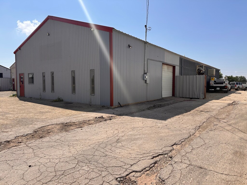 1714 E 2nd St, Odessa, TX à louer Photo de l’immeuble– Image 1 sur 7
