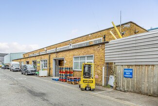 Plus de détails pour Cumberland Ave, Londres - Bureau, Industriel/Logistique à louer