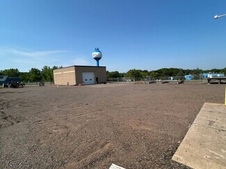 Plus de détails pour 902 Pine St, Saint Croix Falls, WI - Industriel/Logistique à vendre