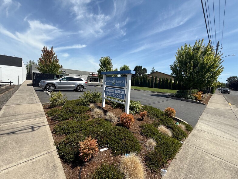 407 W Main St, Battle Ground, WA à louer - Photo de l’immeuble – Image 2 sur 2