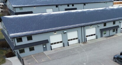 763 Kapelus Dr, West St Paul, MB à louer Photo de l’immeuble– Image 2 sur 8