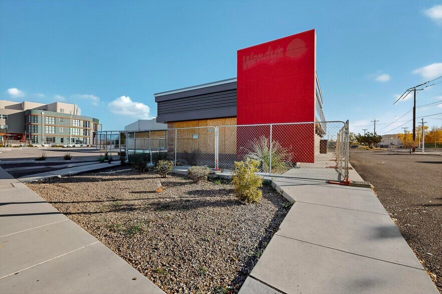 4900 Central Ave SE, Albuquerque, NM à vendre - Photo de l’immeuble – Image 1 sur 41