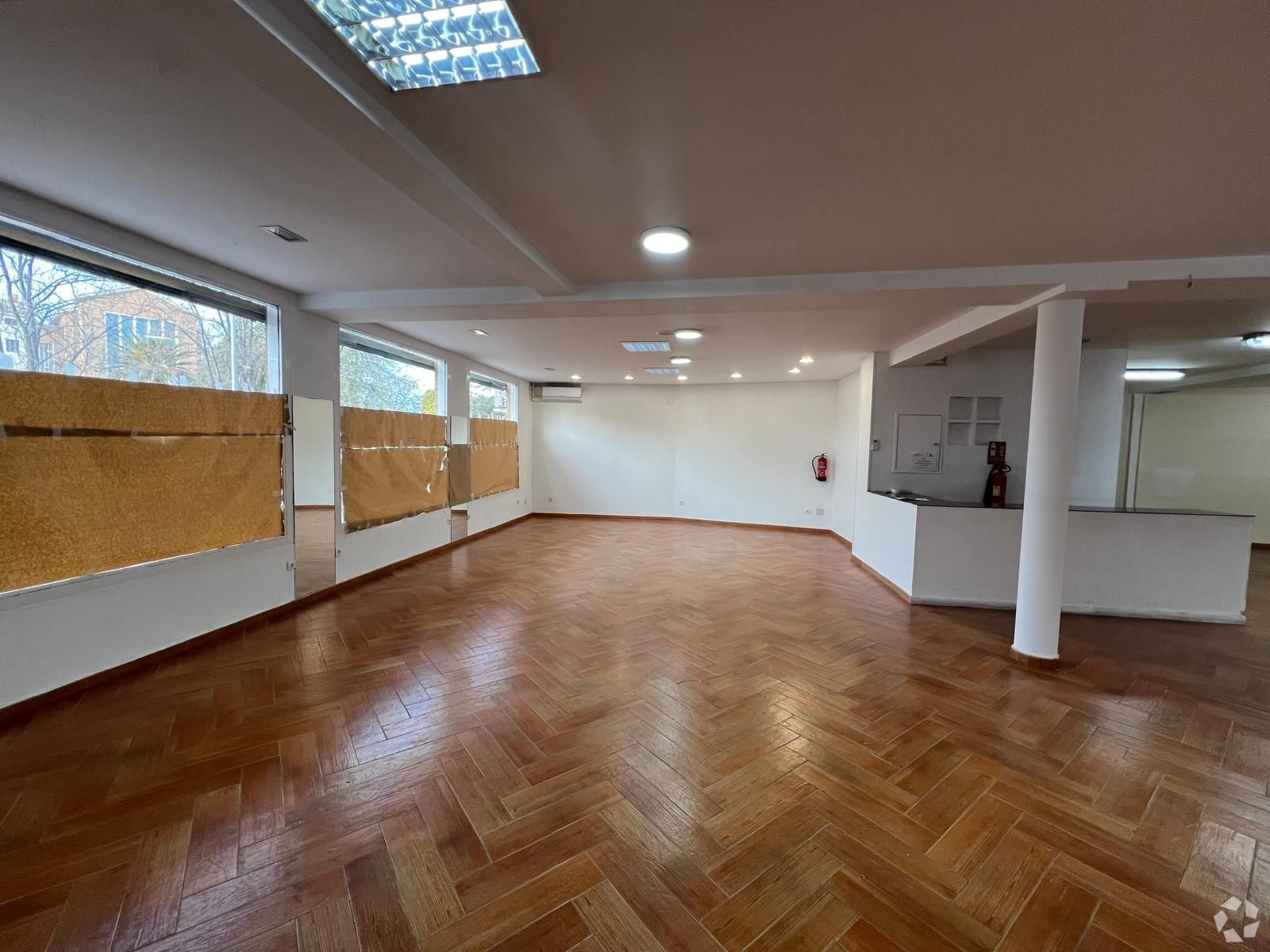 Local commercial dans Ciempozuelos, Madrid à louer Photo intérieure– Image 1 sur 3