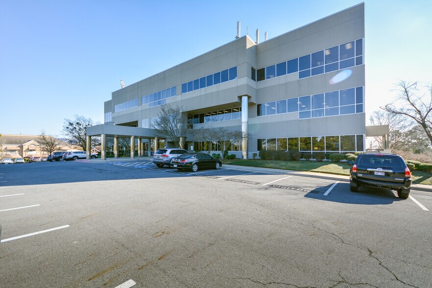 8315 Cantrell Rd, Little Rock, AR à louer - Photo principale – Image 1 sur 8