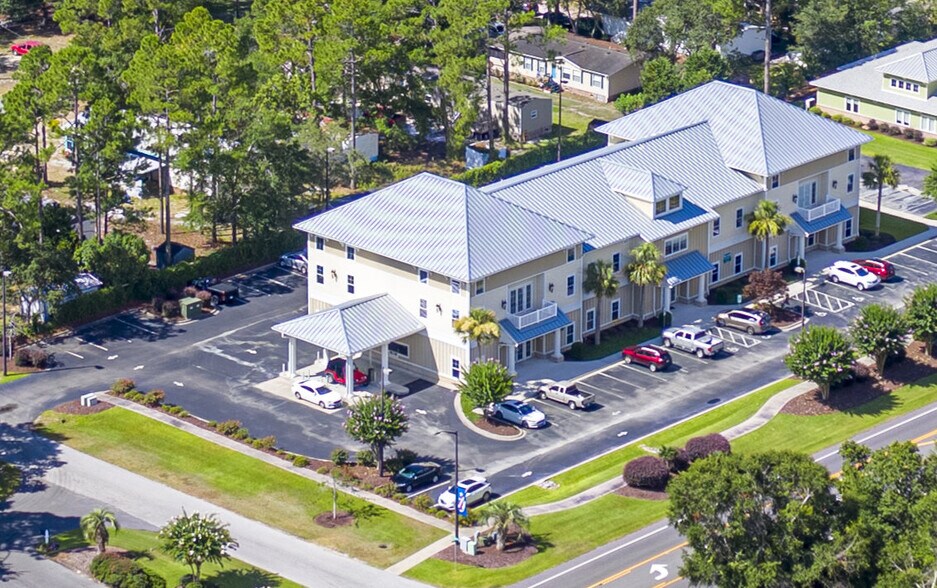 690 Sunset Blvd N, Sunset Beach, NC à louer - Photo de l’immeuble – Image 1 sur 23