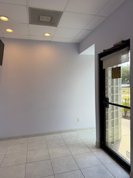 3830 Tampa Rd, Palm Harbor, FL à vendre - Photo de l’immeuble – Image 2 sur 12